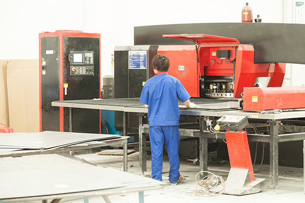 寶滌洗滌機(jī)械廠車(chē)間生產(chǎn)設(shè)備實(shí)拍